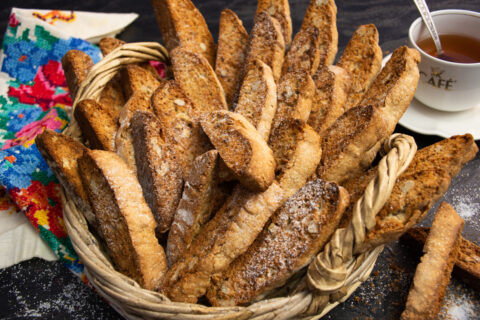 Biscotti con nueces y limón