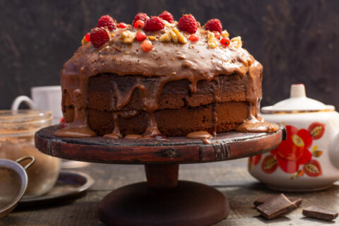 Pastel de chocolate con frambuesas