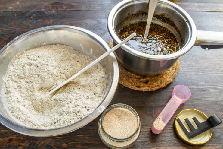 Preparación de levadura Levadura seca y paleta amasadora de la panificadora